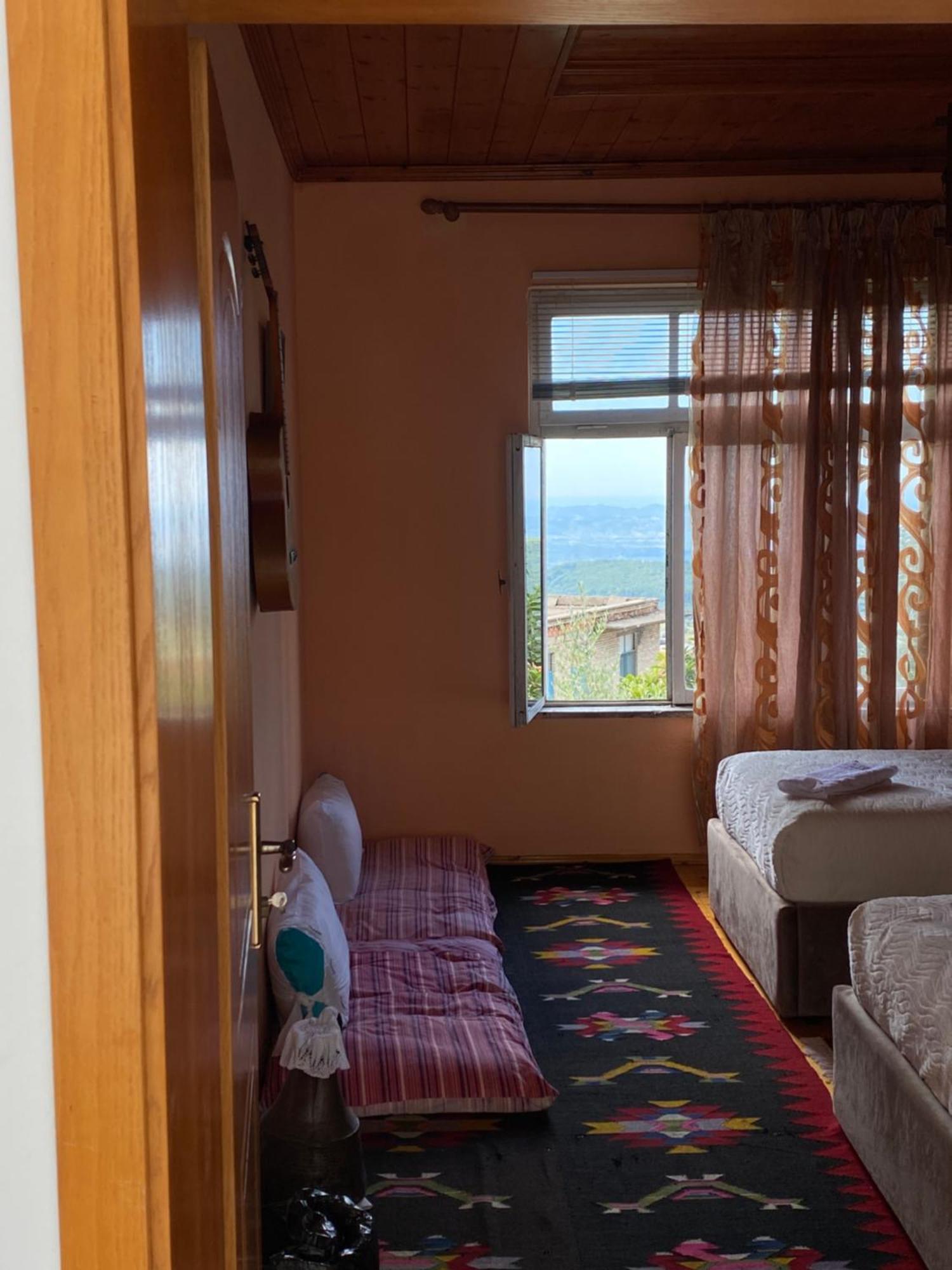 Vila Llulla Krujë Exterior foto